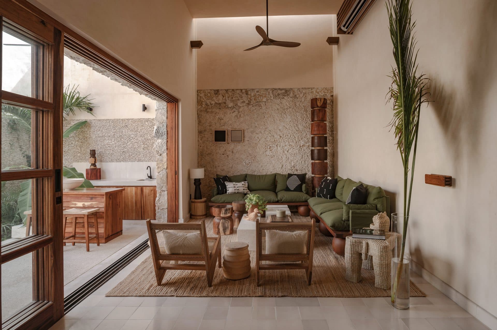 Casa Piedra 13